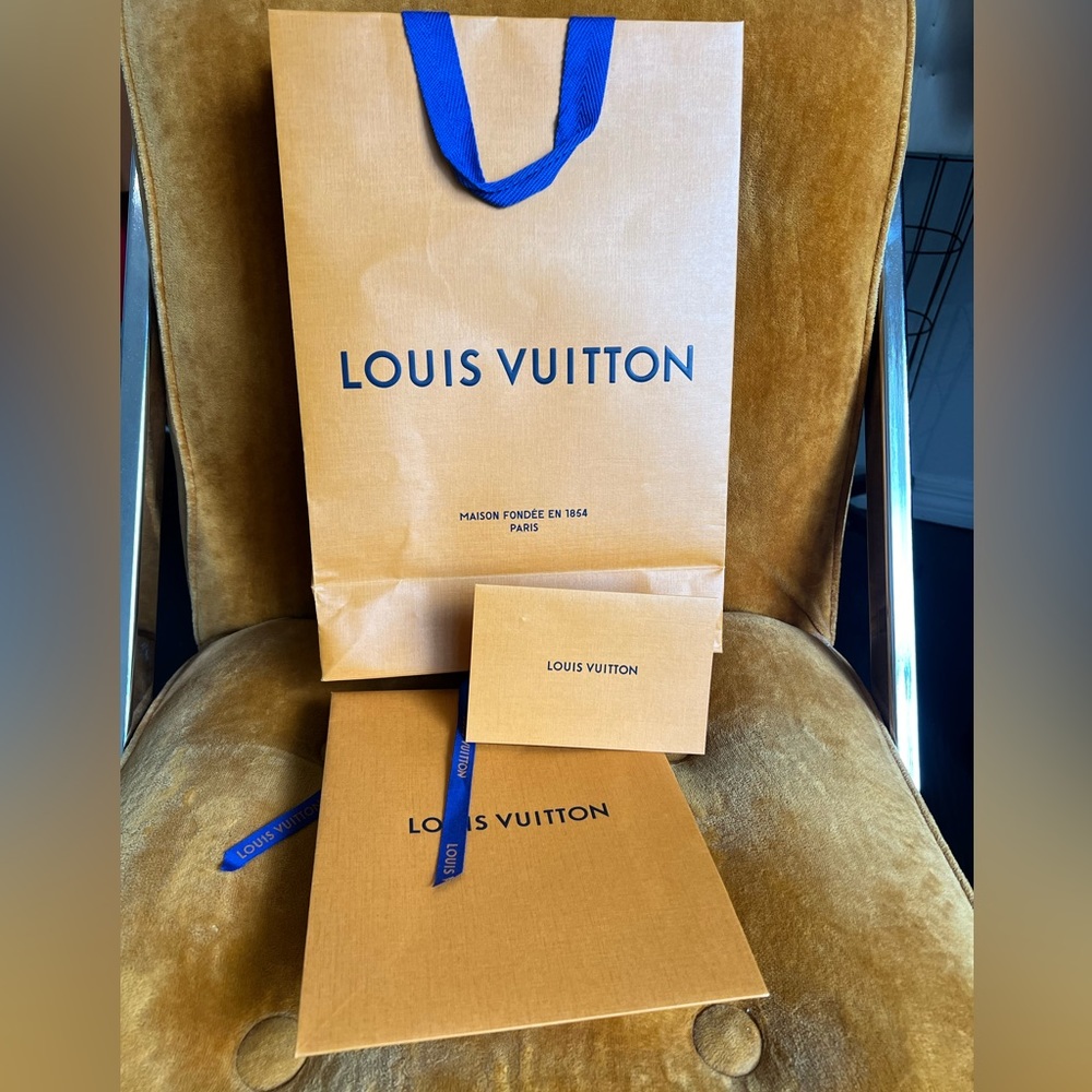 Louis Vuitton Shopping bags